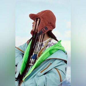 NWT FREE PEOPLE Movement Ascend Fleece Trapper - Redwood
$68